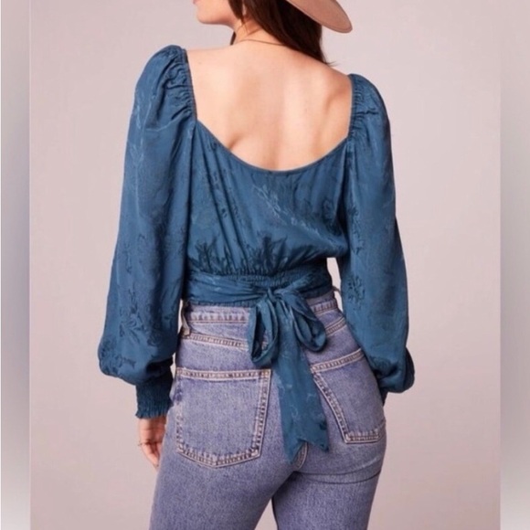 NWT Band of the Free ~ Small ~ Teal Floral Cropped Puff-Sleeve Wrap Blouse - Picture 2 of 14